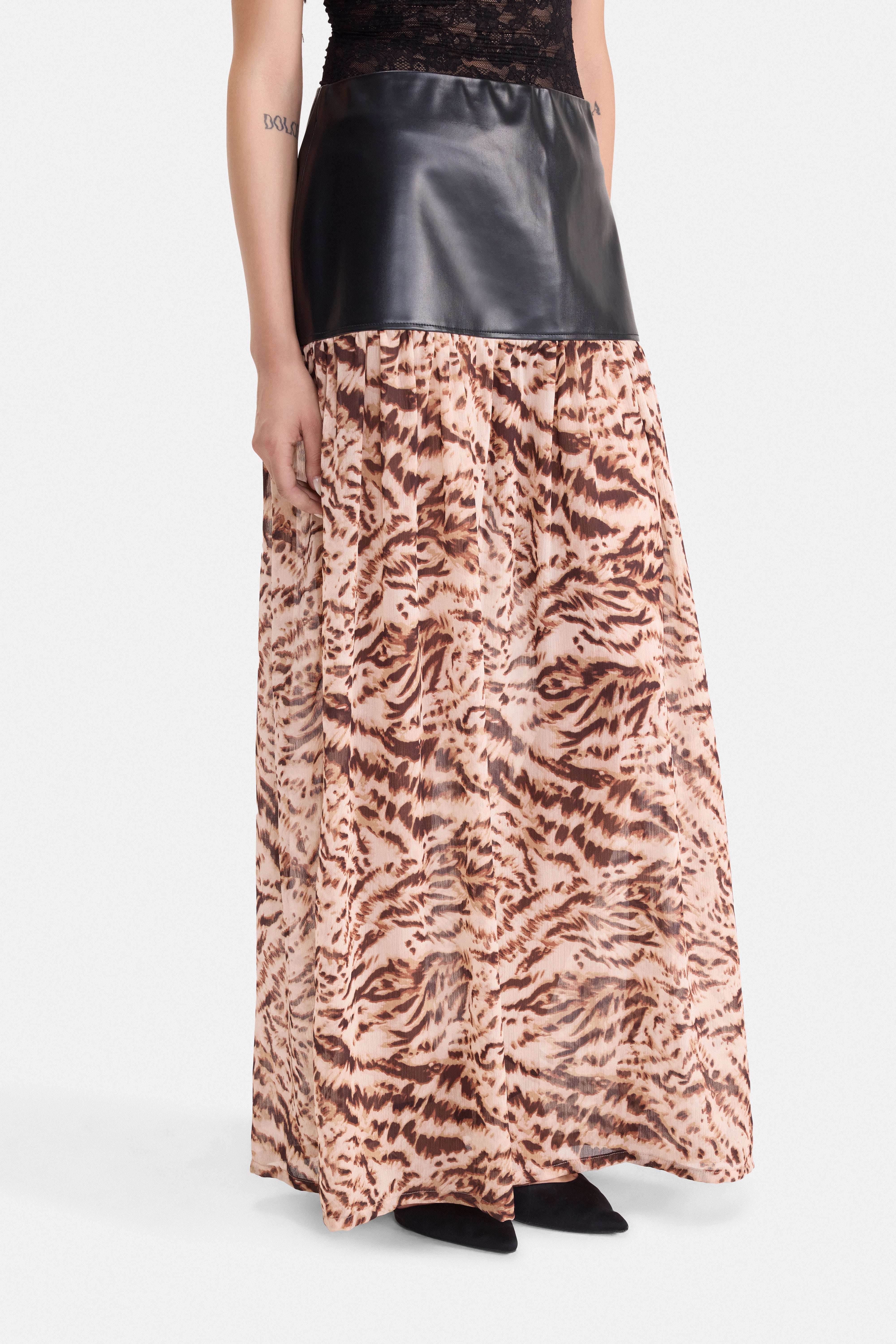 WILD WHISPER – Tiger Print Skirt