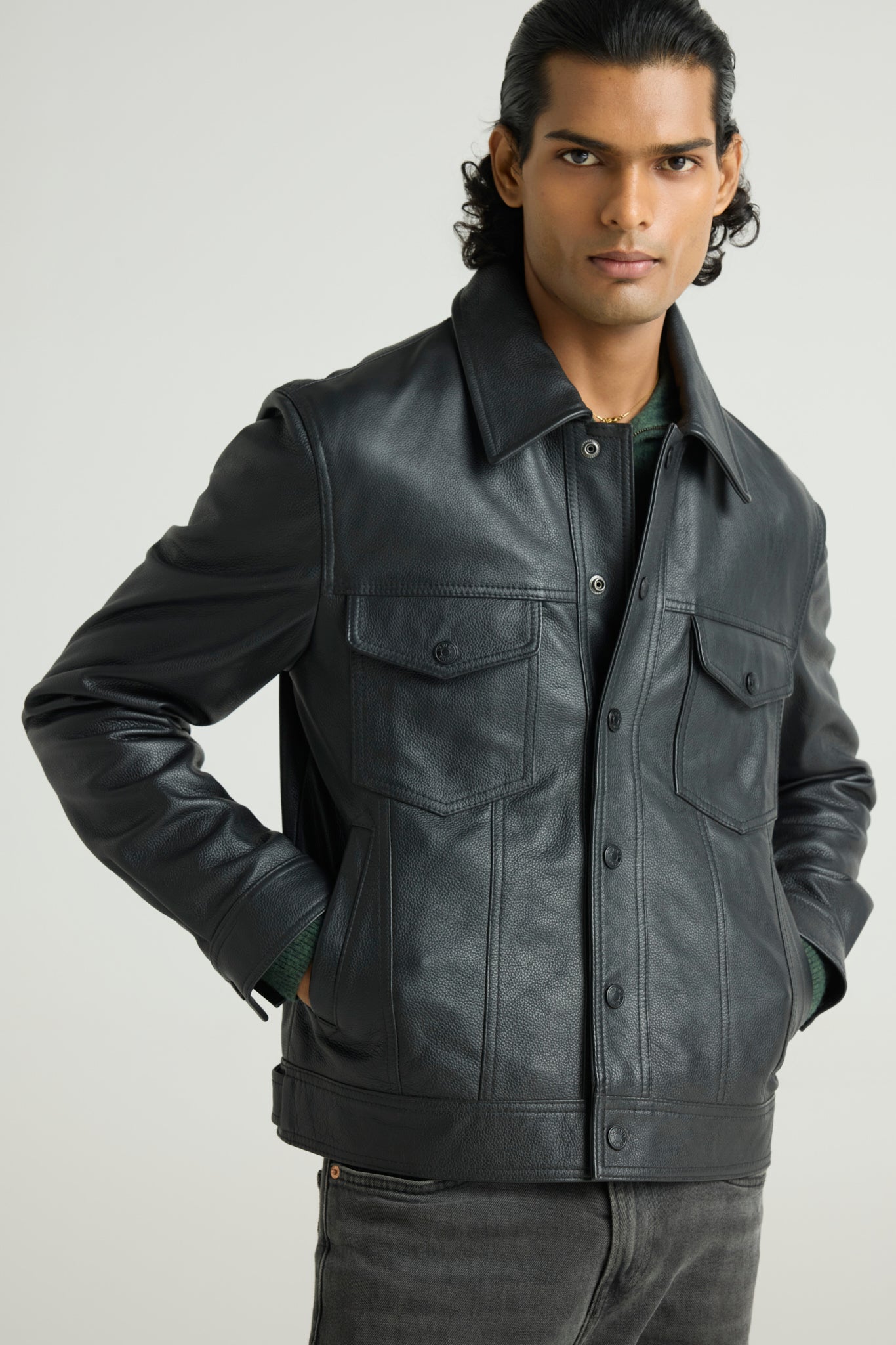 BASE - Classic Grained Leather Trucker