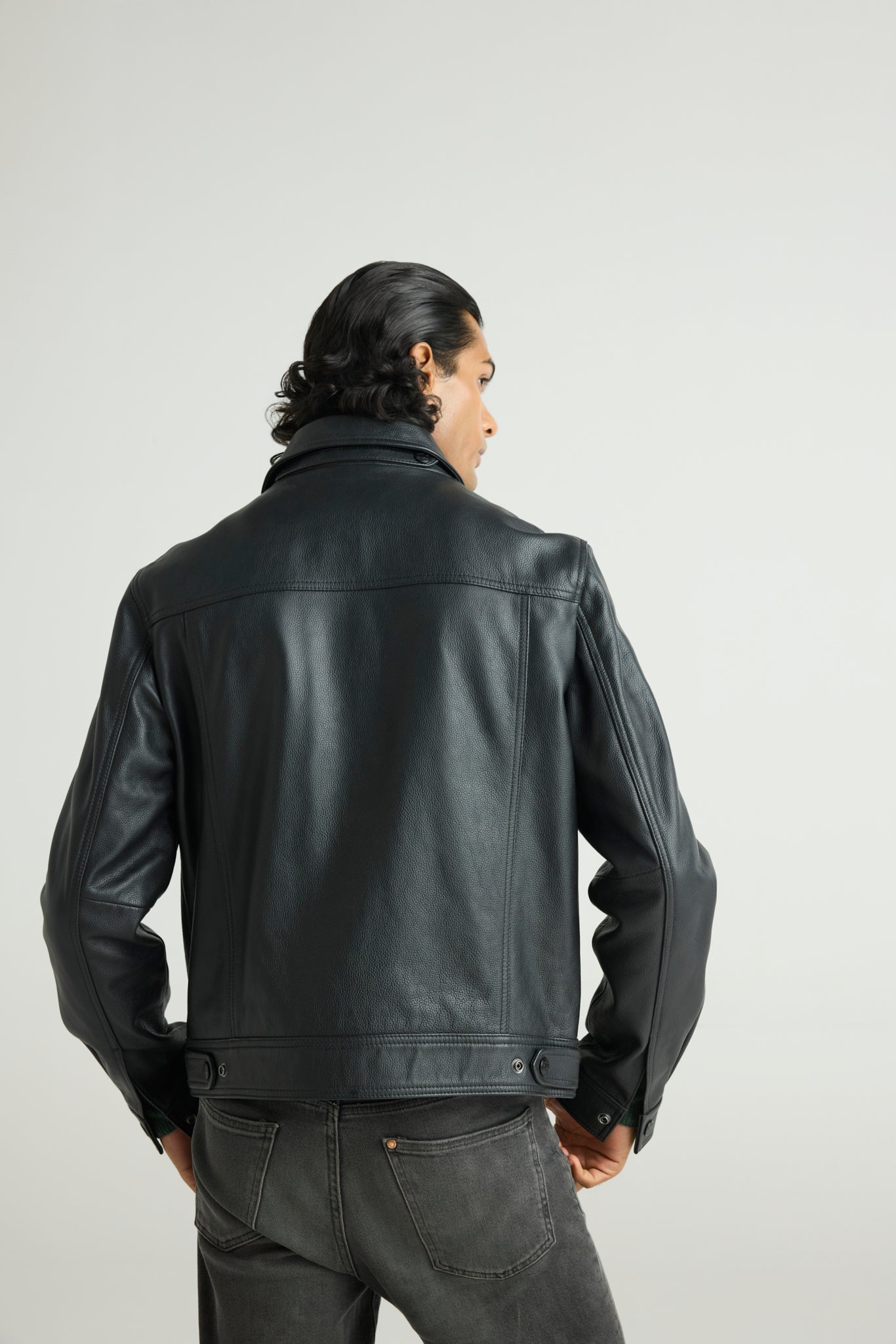 BASE - Classic Grained Leather Trucker