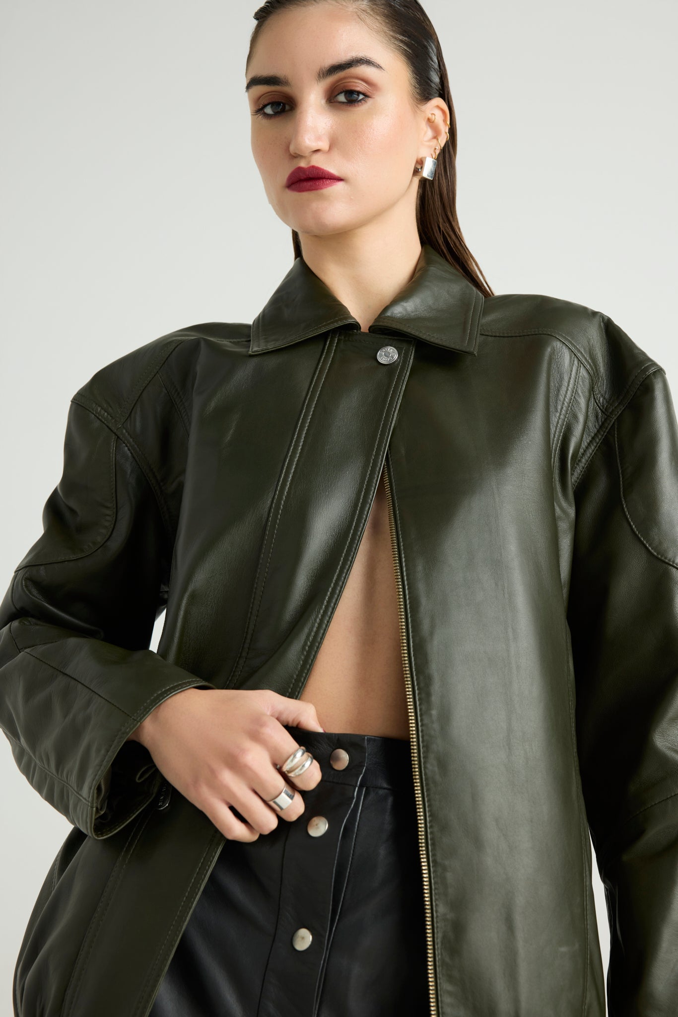 LORD - STATEMENT LEATHER BOMBER - Olive