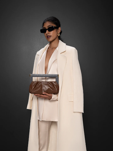 Styling Lavenir skins’ handbags online