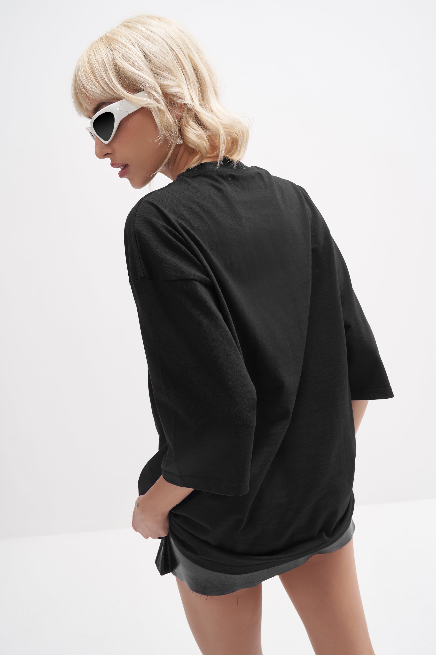 HOT - Signature Oversized Unisex T-shirt - Black