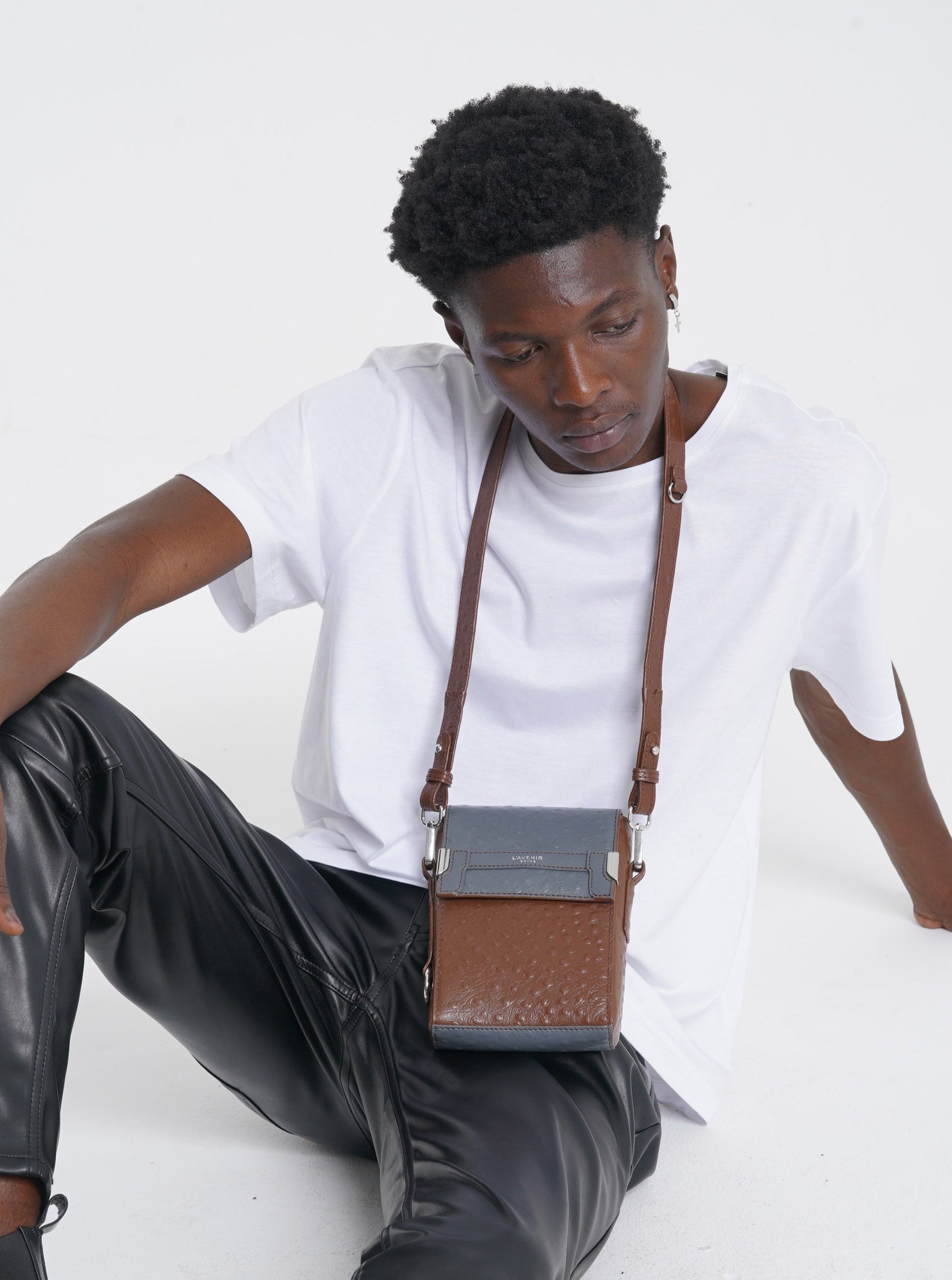 THE OVIS UNISEX CROSSBODY BAG - Grey & Brown